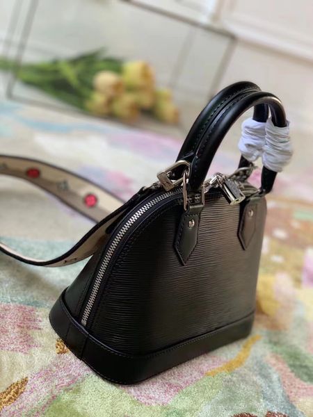 alma fashion women shoulder bags chain messenger bag leather handbags shell wallet purse ladies
alma fashion women shoulder bags chain messenger bag leather handbags shell wallet purse ladies