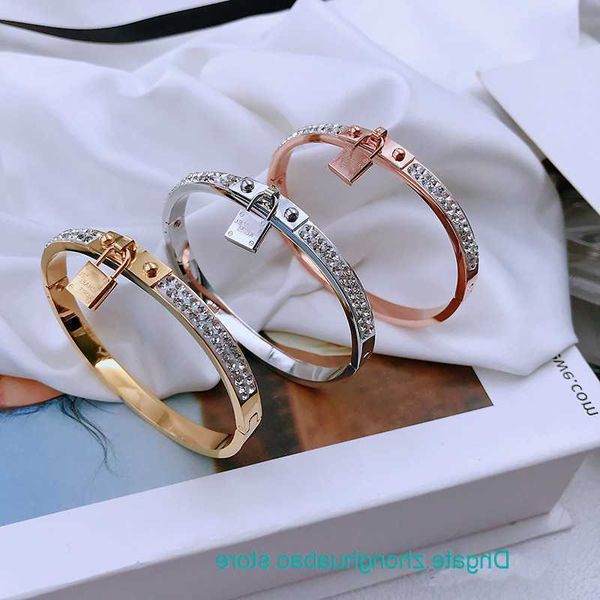 factory wholesale h ermes bangle for sale titanium steel bracelet 2023 new korean version 18k non fading jewelry stainless with box, Black
factory wholesale h ermes bangle for sale titanium steel bracelet 2023 new korean version 18k non fading jewelry stainless with box, Black