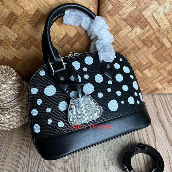 alma shell handbag crossbody bag ladies shoulder handbags purse cowhide leather round dot pattern bottom nail fashion zipper tote bags new
alma shell handbag crossbody bag ladies shoulder handbags purse cowhide leather round dot pattern bottom nail fashion zipper tote bags new