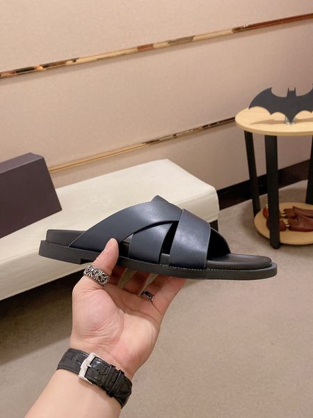 slippers fashion designer flat sandals valentinoity men summer slides leisure flip flop slippers h511, Black
slippers fashion designer flat sandals valentinoity men summer slides leisure flip flop slippers h511, Black