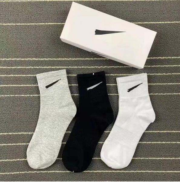 fashion sports men's socks classic hook brand medium tube solid men women basketball sweat absorbing breathable short boat sock luxury, Black
fashion sports men's socks classic hook brand medium tube solid men women basketball sweat absorbing breathable short boat sock luxury, Black