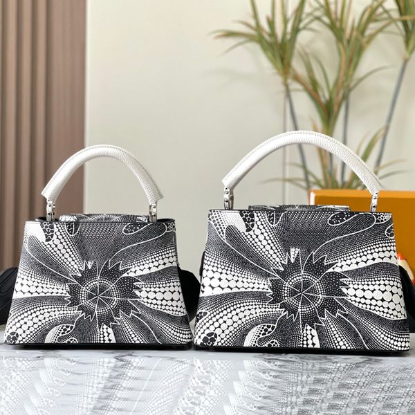 printed handbag fashion shoulder bag large capacity tote bags metal hardware metal letter hardware flap hasp interior compartment removable
printed handbag fashion shoulder bag large capacity tote bags metal hardware metal letter hardware flap hasp interior compartment removable