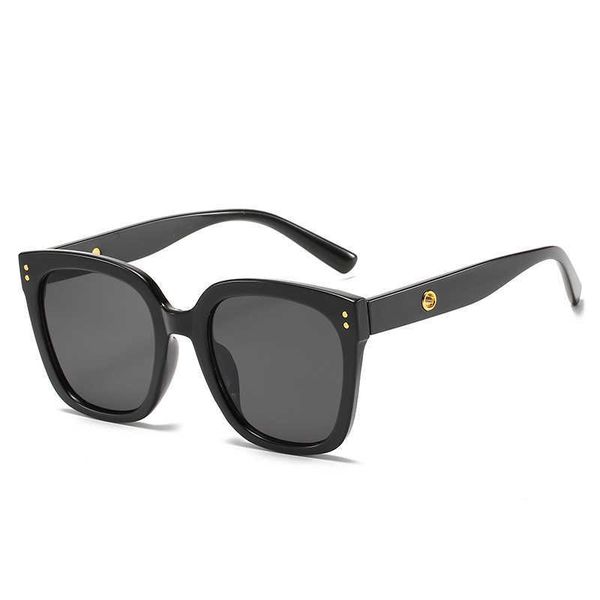 2020 new jenny and the same kuku co branded women ins big face thin sunglasses uv protection, White;black
2020 new jenny and the same kuku co branded women ins big face thin sunglasses uv protection, White;black
