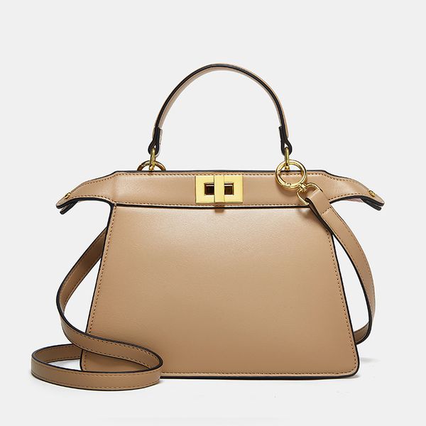 ladies luxury designer aaaaa shoulder bags lock buckle shopping handbags women f classic tote genuine leather evening party makeup cross bod
ladies luxury designer aaaaa shoulder bags lock buckle shopping handbags women f classic tote genuine leather evening party makeup cross bod