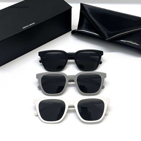 2023 luxury fashion sunglasses factory% 80 retail new gm sunglass female grey white frame premium mm007 glass available in degre, White;black
2023 luxury fashion sunglasses factory% 80 retail new gm sunglass female grey white frame premium mm007 glass available in degre, White;black