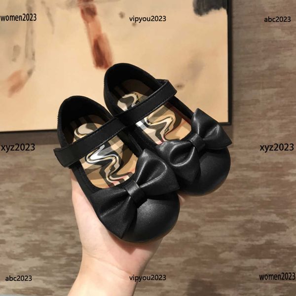 luxury toddler shoes designer baby shoes fashion bow decoration kids infant shoes 1-3 t box packaging rubber sole #multiple product
luxury toddler shoes designer baby shoes fashion bow decoration kids infant shoes 1-3 t box packaging rubber sole #multiple product