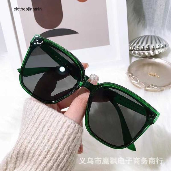 2023 luxury fashion sunglasses factory% 80 retail new sunglass women's trend wear dark glass male celebrity same model gm popular live, White;black
2023 luxury fashion sunglasses factory% 80 retail new sunglass women's trend wear dark glass male celebrity same model gm popular live, White;black