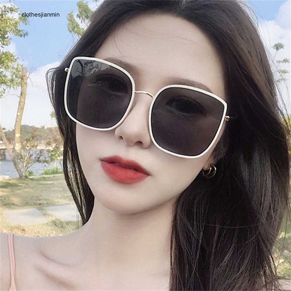 2023 luxury fashion sunglasses factory% 80 retail gm white frame sunglass for women in summer new anti ultraviolet screen red thin and high, White;black
2023 luxury fashion sunglasses factory% 80 retail gm white frame sunglass for women in summer new anti ultraviolet screen red thin and high, White;black