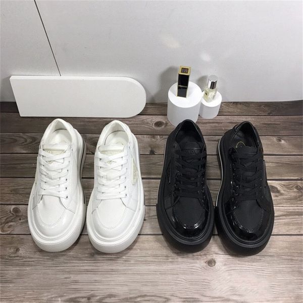 designer casual shoes men women queens leather lace up white sole increase in thickness, low cut, fashionable and casual small white shoes
designer casual shoes men women queens leather lace up white sole increase in thickness, low cut, fashionable and casual small white shoes