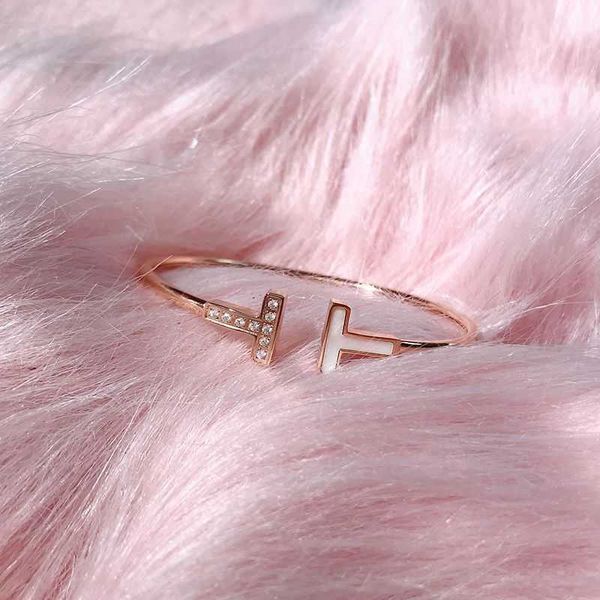 factory designer t bangle t home double t bracelet sterling silver rose gold white fritillaria diamond fashion versatile open bracelet gift, Black
factory designer t bangle t home double t bracelet sterling silver rose gold white fritillaria diamond fashion versatile open bracelet gift, Black
