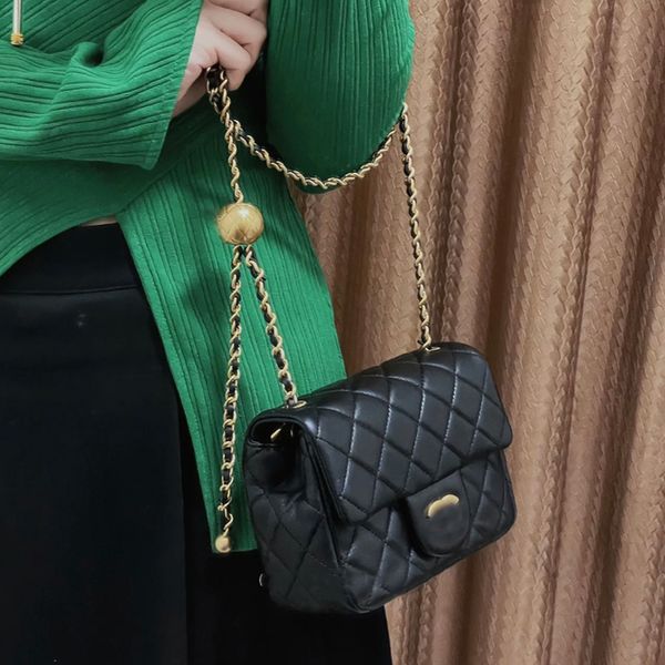 womens luxury brand bag fashion crossbody bag cf bag designer handbag clamshell leather hardware metal chain one shoulder bags mini makeup b
womens luxury brand bag fashion crossbody bag cf bag designer handbag clamshell leather hardware metal chain one shoulder bags mini makeup b
