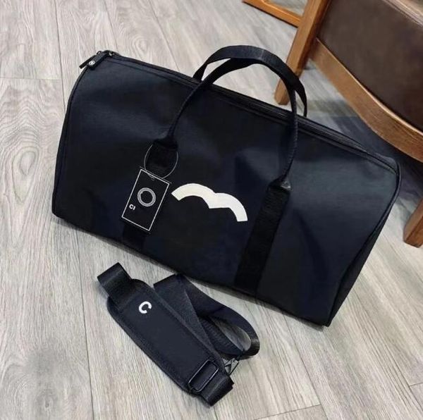 luxury fashion men women high-quality travel duffle bags brand designer luggage handbags large capacity sport bag
luxury fashion men women high-quality travel duffle bags brand designer luggage handbags large capacity sport bag