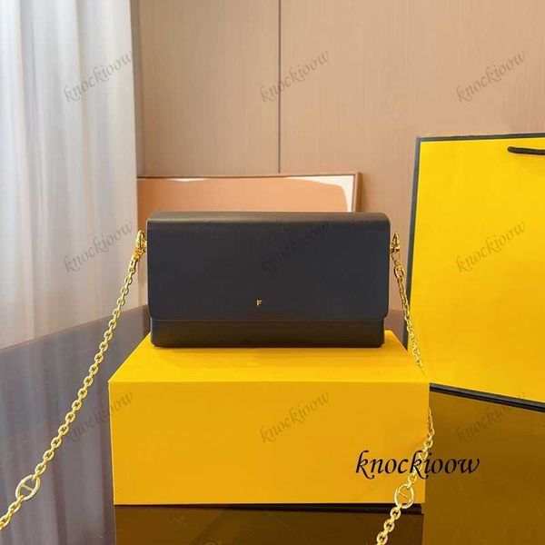 famous brand package luxury new chain crossbody bag women's fashion shoulder bag can be handheld crossbody quality super good fashion p
famous brand package luxury new chain crossbody bag women's fashion shoulder bag can be handheld crossbody quality super good fashion p