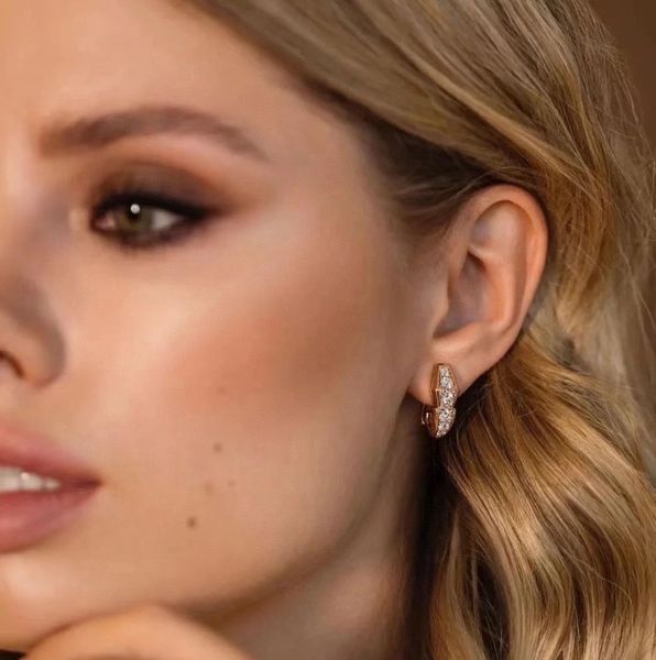 2023 fashion new designer ring luxury snake series high jewelry snake ear clip ya gold version temptation no box, Golden
2023 fashion new designer ring luxury snake series high jewelry snake ear clip ya gold version temptation no box, Golden
