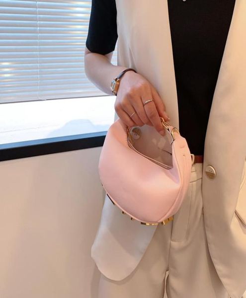 summer new trendy allmatch messenger bag chain leather fashion grils samll shoulder bag wrist ba9709658
summer new trendy allmatch messenger bag chain leather fashion grils samll shoulder bag wrist ba9709658