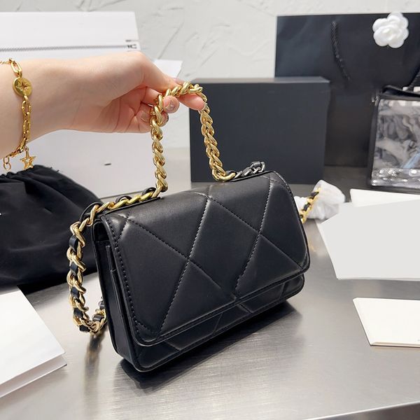 womens 19 series lambskin woc wallet bags with barcelet link handle totes interwoven chain gold metal hardware matelasse buckle card holder
womens 19 series lambskin woc wallet bags with barcelet link handle totes interwoven chain gold metal hardware matelasse buckle card holder
