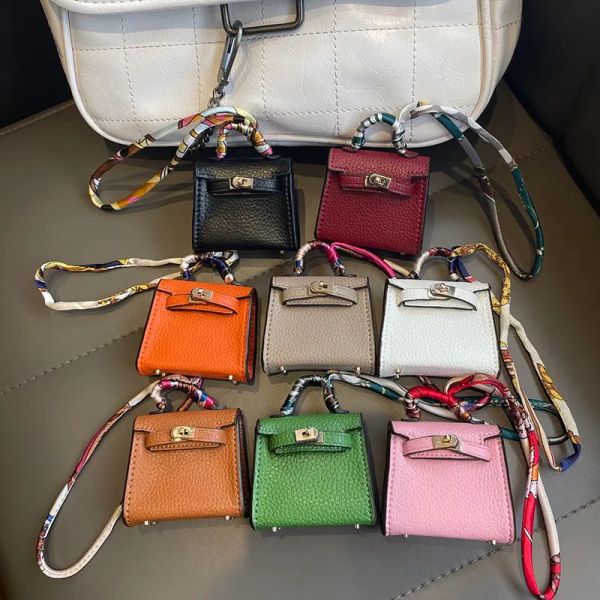 luxury key case handbags hook airpods cases earphone designer bags hanger accessories mini satchel clutch bag women handbag composite lady s, Black
luxury key case handbags hook airpods cases earphone designer bags hanger accessories mini satchel clutch bag women handbag composite lady s, Black