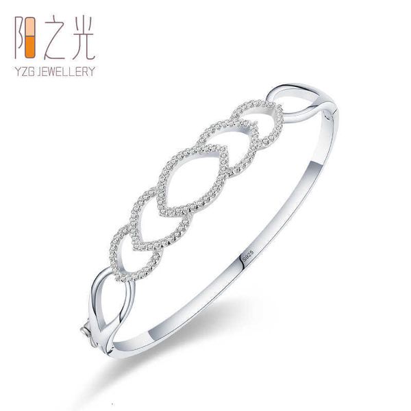 s925 sterling silver bracelet women's luxury chain hollow out diamond ins network red fashion handicraft, Golden;silver
s925 sterling silver bracelet women's luxury chain hollow out diamond ins network red fashion handicraft, Golden;silver