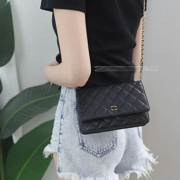 designer womens shoulder bag with ringer pattern flip lid hardware metal buckle portable crossbody bag gold silver chain single shoulder bag
designer womens shoulder bag with ringer pattern flip lid hardware metal buckle portable crossbody bag gold silver chain single shoulder bag