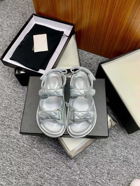 designer hollowed out slippers leather men's and women's gradient sandals beach slippers collection, Black
designer hollowed out slippers leather men's and women's gradient sandals beach slippers collection, Black