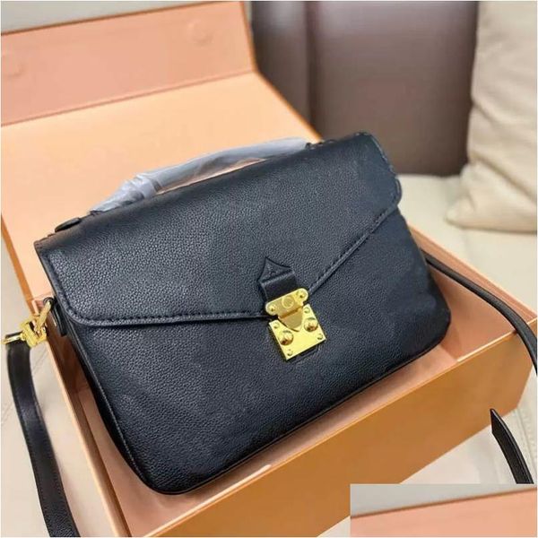 wallets luxurys designers bag embossing flower pochette women handbag messenger bags genuine leather metis elegant womens shoder cro dh4tz, Red;black
wallets luxurys designers bag embossing flower pochette women handbag messenger bags genuine leather metis elegant womens shoder cro dh4tz, Red;black