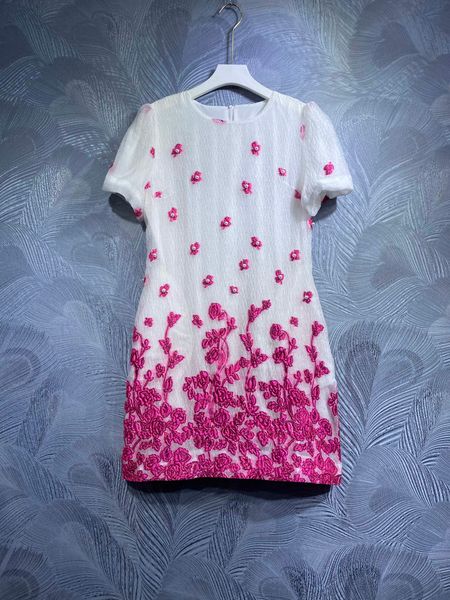 designer beaded dress 2023 spring/summer new fashion flower print women's round neck short sleeve elegant dress, Black
designer beaded dress 2023 spring/summer new fashion flower print women's round neck short sleeve elegant dress, Black