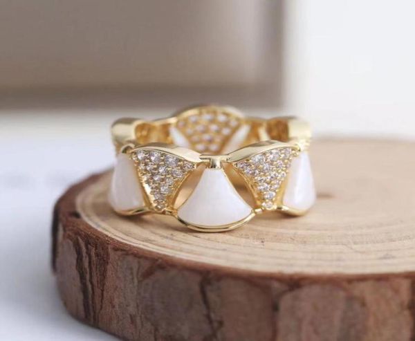 rose gold love ring for women charm fashion wedding engagement bride gift silver diamond white shell luxury designer jewelry women1904135
rose gold love ring for women charm fashion wedding engagement bride gift silver diamond white shell luxury designer jewelry women1904135