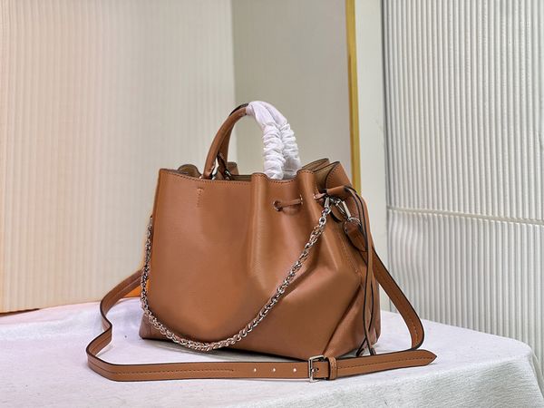 designer women tote luxury bella handbags flight mode shoulder bags quality leather perforated flower letters crossbody ladies fashion makeu
designer women tote luxury bella handbags flight mode shoulder bags quality leather perforated flower letters crossbody ladies fashion makeu