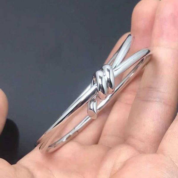 factory designer t bangle 925 sterling silver bracelet women's knot bracelet inlaid with electroplated 18k rose gold fashion personalit, Black
factory designer t bangle 925 sterling silver bracelet women's knot bracelet inlaid with electroplated 18k rose gold fashion personalit, Black