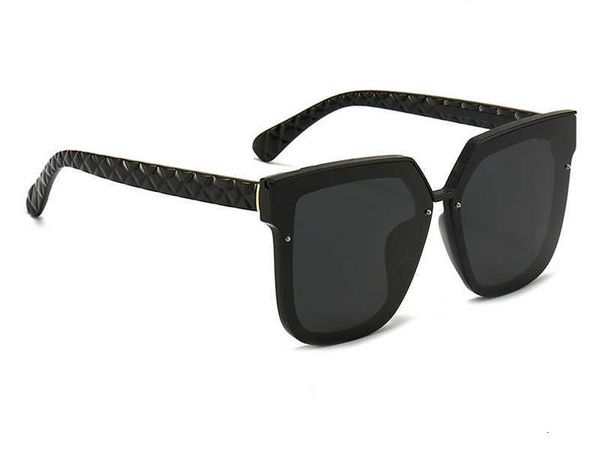 designer sunglasses luxury summer outdoor various style with box polarized polaroid lens womens mens goggle senior eyewear for women eyeglas, White;black
designer sunglasses luxury summer outdoor various style with box polarized polaroid lens womens mens goggle senior eyewear for women eyeglas, White;black