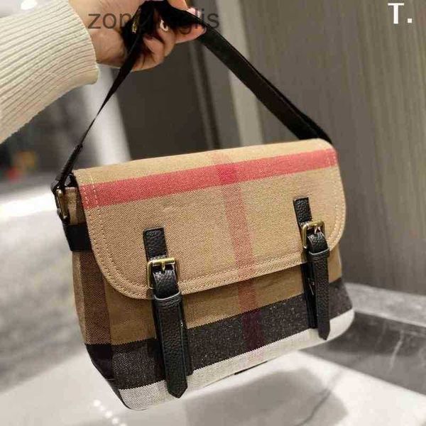 color classic ladies flip bag burbrerys designer plaid classic canvas matching casual briefcase male and female postman single shoulder bags
color classic ladies flip bag burbrerys designer plaid classic canvas matching casual briefcase male and female postman single shoulder bags