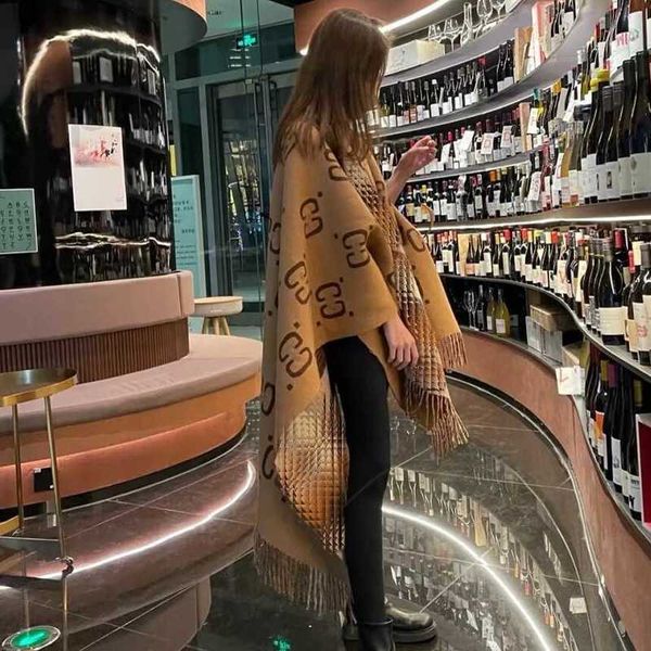 shawls designer winter new wool cloak women's mid length british style slim fit sheen cashmere double sided printed coat cape trend k4p, Blue;gray
shawls designer winter new wool cloak women's mid length british style slim fit sheen cashmere double sided printed coat cape trend k4p, Blue;gray