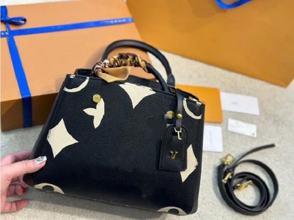 luxurys designers grand palais bag embossing flower pochette women handbag messenger bags genuine leather womens artsy shoulder crossbody mo
luxurys designers grand palais bag embossing flower pochette women handbag messenger bags genuine leather womens artsy shoulder crossbody mo