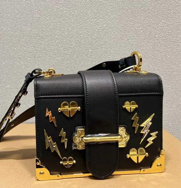 cahier chain leather bag fashion ladies shoulder crossbody flap closure prad buckle classic brand metal hardware tote handbag ufvn6768015
cahier chain leather bag fashion ladies shoulder crossbody flap closure prad buckle classic brand metal hardware tote handbag ufvn6768015