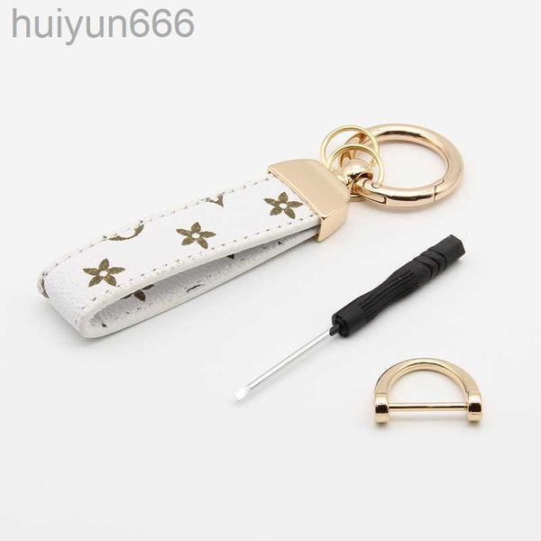 fashion brand key buckle car keychain handmade leather keychains men women bag pendant accessories, Silver
fashion brand key buckle car keychain handmade leather keychains men women bag pendant accessories, Silver