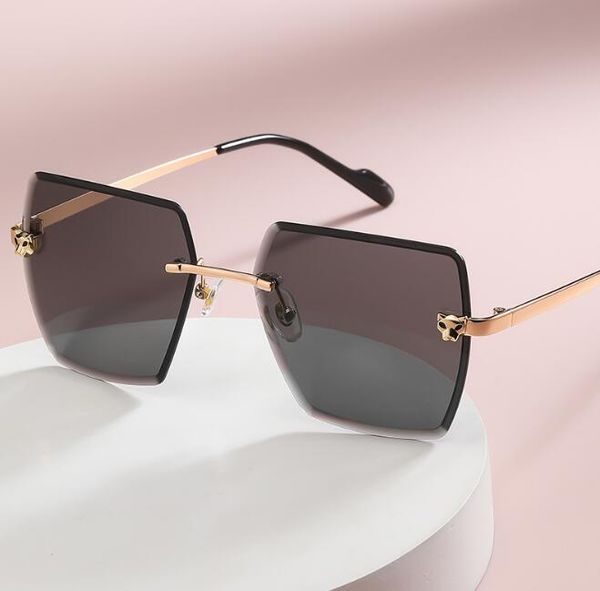 popular cut edge big square sunglasses superclear women's sunglass driving glasses small lens rimless shades eyewear high quality, White;black
popular cut edge big square sunglasses superclear women's sunglass driving glasses small lens rimless shades eyewear high quality, White;black