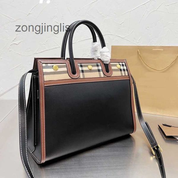 single classic lady burbrerys bag womens black handle tote three rivet shoulder bags handbag genuine leather messenger handbag high-capacity
single classic lady burbrerys bag womens black handle tote three rivet shoulder bags handbag genuine leather messenger handbag high-capacity