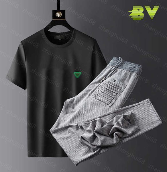23ss mens tracksuit mens designer tracksuit round neck pure cotton chest gold logo short sleeve t-shirt solid color elastic waist pants set, Gray
23ss mens tracksuit mens designer tracksuit round neck pure cotton chest gold logo short sleeve t-shirt solid color elastic waist pants set, Gray