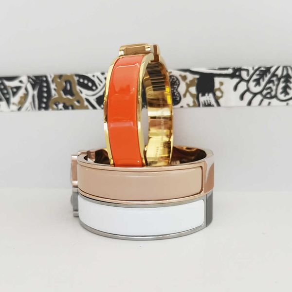 new in h letter braceletsfor womens luxury designer bracelet for men fashion jewelry beach date gift with box set, Golden;silver
new in h letter braceletsfor womens luxury designer bracelet for men fashion jewelry beach date gift with box set, Golden;silver