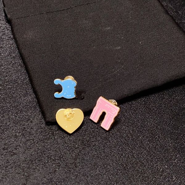 2023 new c-shaped earrings stud female niche design celinity high-quality texture needle retro temperament jewelry gift ac2b, Golden;silver
2023 new c-shaped earrings stud female niche design celinity high-quality texture needle retro temperament jewelry gift ac2b, Golden;silver