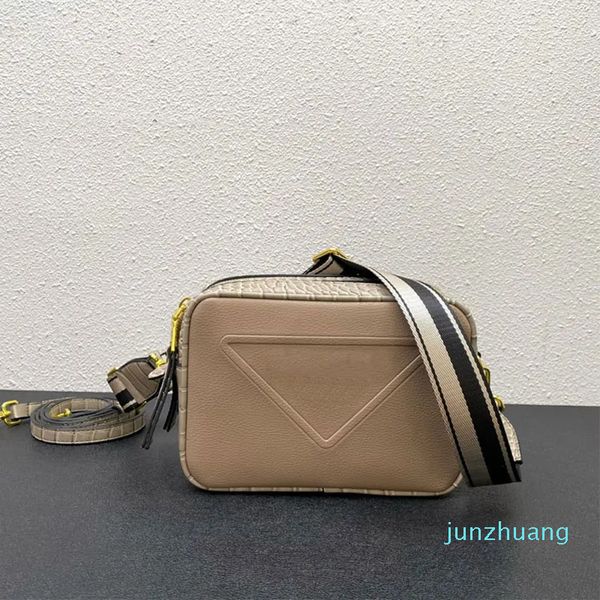 pra da bag designer -cowhide women bag shoulder crossbody bag large capacity tote bags stamping letters leather double shoulder straps solid
pra da bag designer -cowhide women bag shoulder crossbody bag large capacity tote bags stamping letters leather double shoulder straps solid