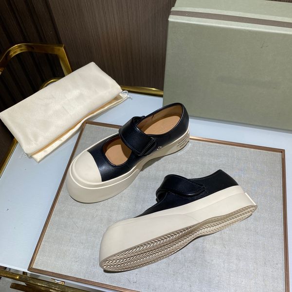 fashion casual shoes women's designer classic low leather wool lacing thick bottom heightening black white sneakers 35-40
fashion casual shoes women's designer classic low leather wool lacing thick bottom heightening black white sneakers 35-40