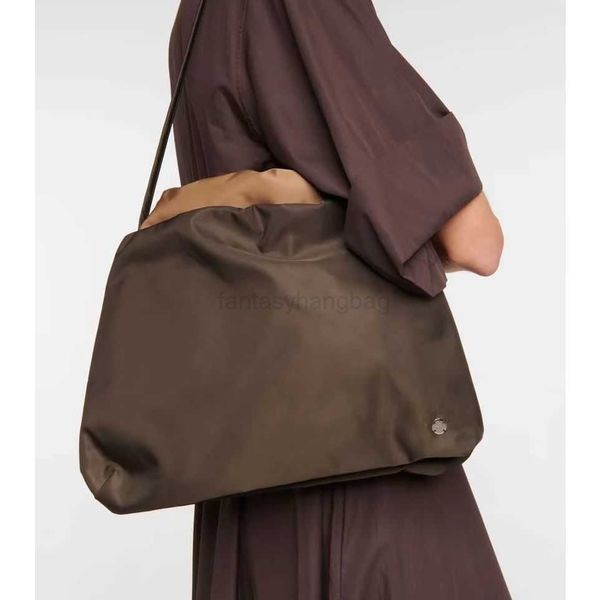 nylon the row cloud lazy wrinkled handheld shoulder large capacity commuting fashion niche one shoulder women's tote bag handbags
nylon the row cloud lazy wrinkled handheld shoulder large capacity commuting fashion niche one shoulder women's tote bag handbags
