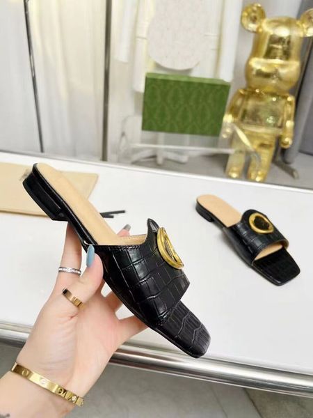 women's slippers bag with crocodile leather design, fashionable and luxurious summer sandals, beach sandals, sizes 35-43, Black
women's slippers bag with crocodile leather design, fashionable and luxurious summer sandals, beach sandals, sizes 35-43, Black