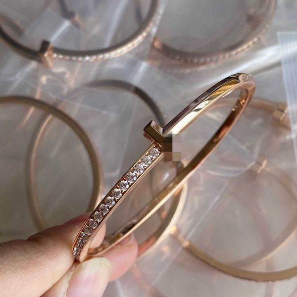factory designer t bangle t family t1 half diamond bracelet high end new light luxury and small crowd narrow edition fashion bracelet 3pgm, Black
factory designer t bangle t family t1 half diamond bracelet high end new light luxury and small crowd narrow edition fashion bracelet 3pgm, Black