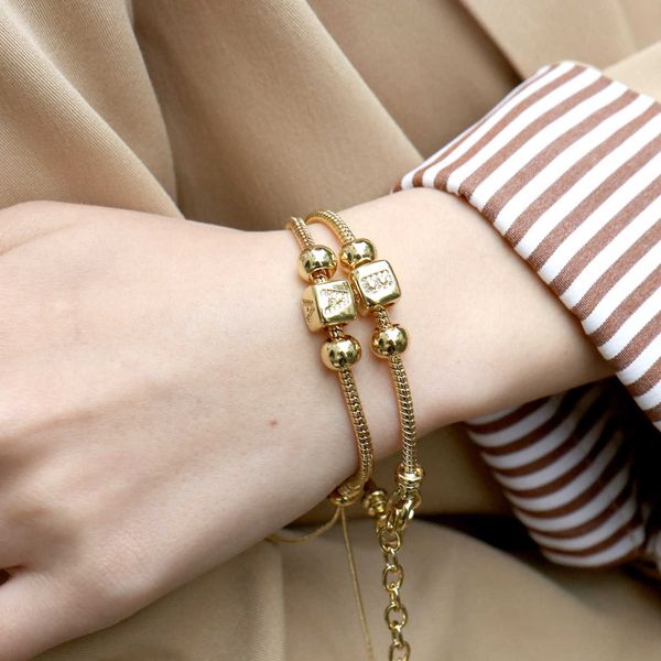 simple and fashionable gold-plated snake bone chain bracelet for women's cool style with diamond inlaid letter beaded, Golden;silver
simple and fashionable gold-plated snake bone chain bracelet for women's cool style with diamond inlaid letter beaded, Golden;silver