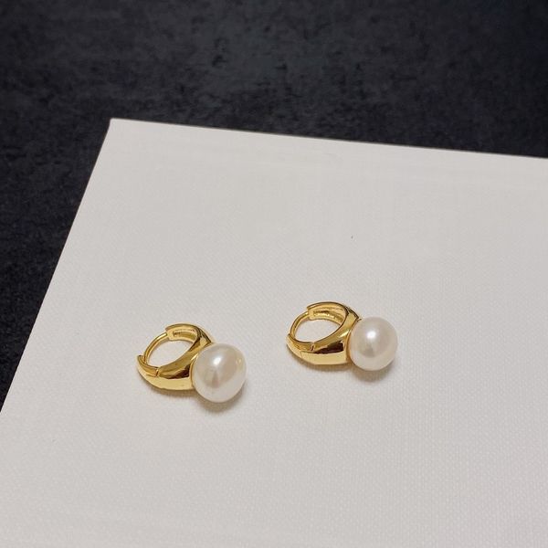 2023 new c-shaped earrings stud female niche design celinity high-quality texture needle retro temperament jewelry gift ac2, Golden;silver
2023 new c-shaped earrings stud female niche design celinity high-quality texture needle retro temperament jewelry gift ac2, Golden;silver