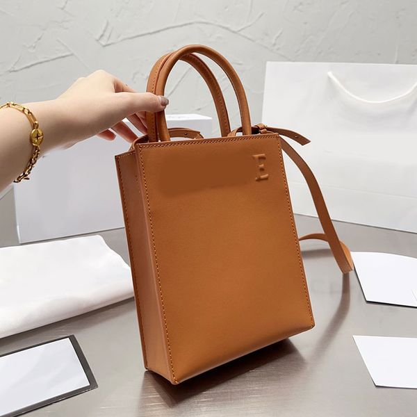 mini leather totes bag crossbody bags beach shop handbag genuine leather thread fashion letter printing detachable belt strap large capacity
mini leather totes bag crossbody bags beach shop handbag genuine leather thread fashion letter printing detachable belt strap large capacity