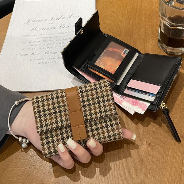 designer wallet multiple card slots leather luxury clutch crossbody card holder lady purses, Red;black
designer wallet multiple card slots leather luxury clutch crossbody card holder lady purses, Red;black