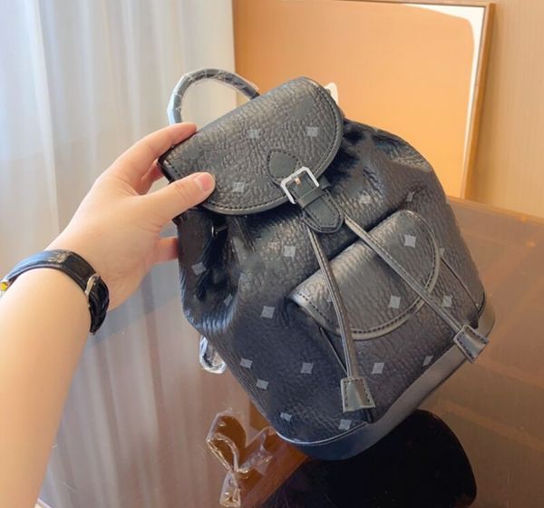 2022 sell classic fashion black leather women men backpack style designer totes duffel bags shoulder handbags
2022 sell classic fashion black leather women men backpack style designer totes duffel bags shoulder handbags